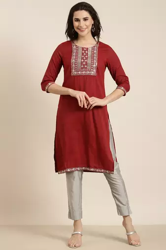 women's knee length round neck maroon solid straight kurta