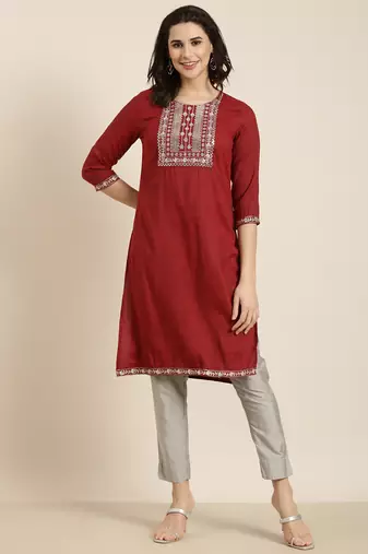 women's knee length round neck maroon solid straight kurta