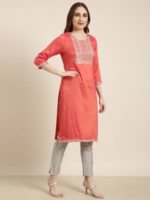 women's knee length round neck peach solid straight kurta 3