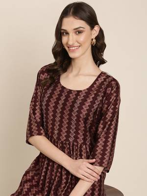 women's ankle length round neck burgundy geometric straight kurta 1