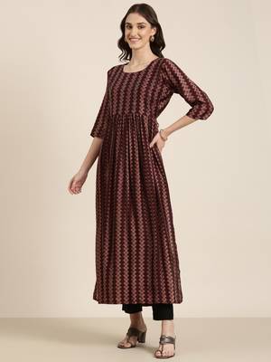 women's ankle length round neck burgundy geometric straight kurta 4