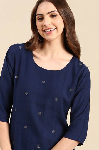 Showoff women's calf length scoop neck navy blue solid straight kurta