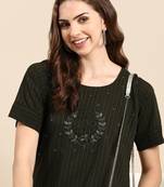 Showoff women's knee length scoop neck olive woven design straight kurta