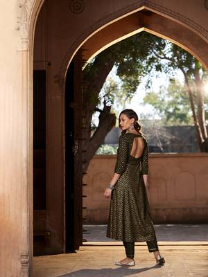 Olive Chevron Foil Anarkali Kurta With Pants 3