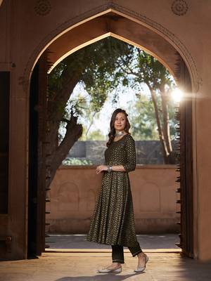 Olive Chevron Foil Anarkali Kurta With Pants 4