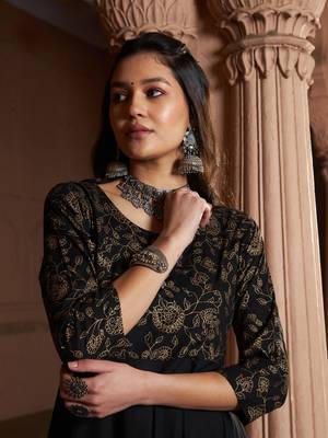 Black Floral Bodice Foil Anarkali Kurta With Pants 3