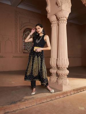 Black Kali Foil Sleeveless Anarkali Kurta With Pants 3