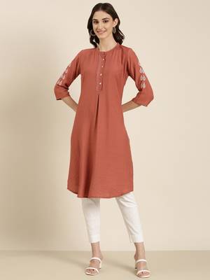 women's calf length round neck pink solid straight kurta 2