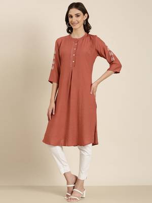 women's calf length round neck pink solid straight kurta 4