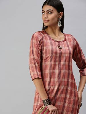 women's calf length round neck rust checked straight kurta 1