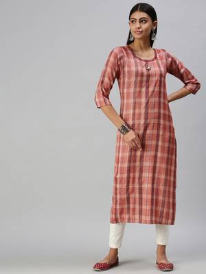 women's calf length round neck rust checked straight kurta 4