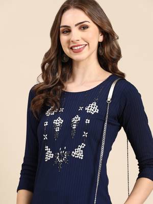 Showoff women's knee length round neck navy blue woven design straight kurta 1