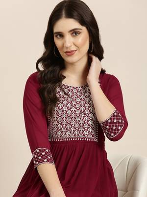 women's ankle length round neck magenta solid anarkali kurta 1