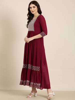 women's ankle length round neck magenta solid anarkali kurta 4