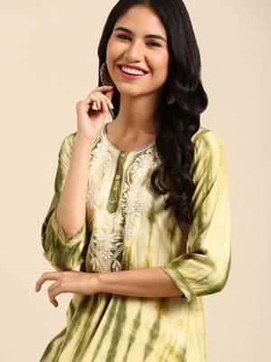 women's calf length round neck olive abstract straight kurta 2