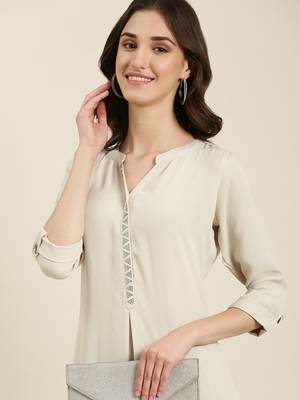 Showoff women's calf length mandarin collar beige solid straight kurta 2