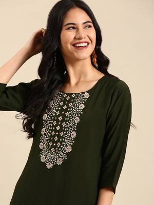 women's calf length round neck olive solid straight kurta 2