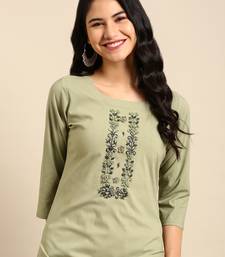 Showoff women's calf length round neck green solid straight kurta