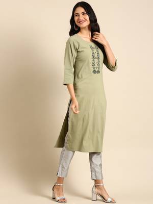 Showoff women's calf length round neck green solid straight kurta 4