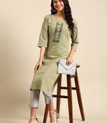Showoff women's calf length round neck green solid straight kurta