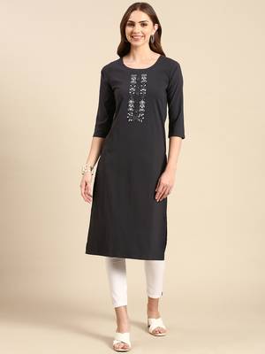 women's calf length round neck grey solid straight kurta 1