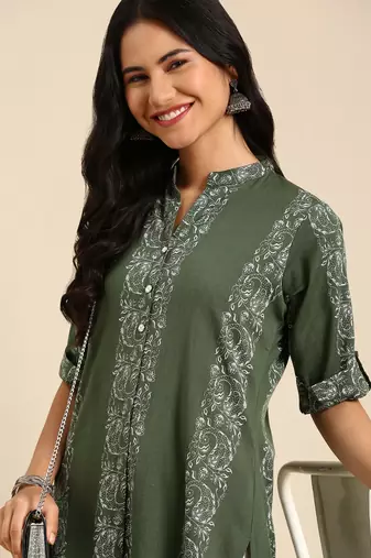 women's calf length mandarin collar green paisley straight kurta