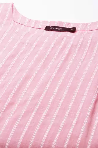 Showoff women's calf length round neck pink woven design straight kurta