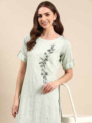 women's calf length round neck sea green solid straight kurta 2