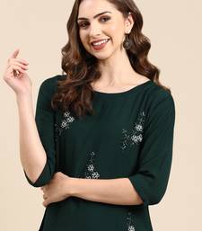 women's calf length scoop neck green embellished straight kurta
