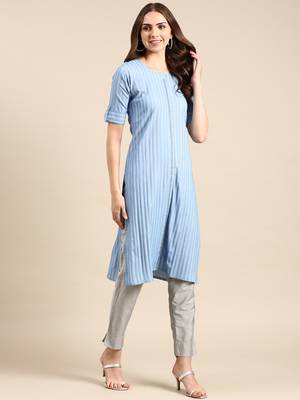 women's knee length scoop neck blue striped straight kurta 5