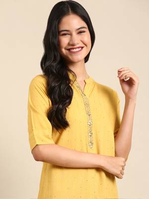 women's calf length mandarin collar mustard embellished straight kurta 2