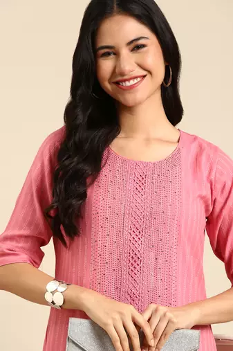 women's calf length round neck pink striped straight kurta