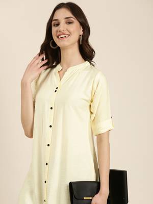 Showoff women's knee length mandarin collar cream solid straight kurta 2