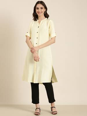 Showoff women's knee length mandarin collar cream solid straight kurta 1