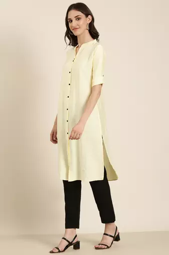 Showoff women's knee length mandarin collar cream solid straight kurta