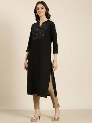 Showoff women's calf length mandarin collar black solid straight kurta 5