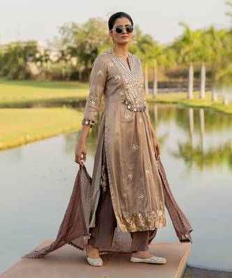 Silver tissue embroidered kurta set 1