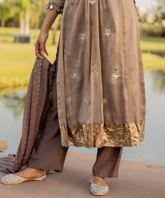Silver tissue embroidered kurta set 5