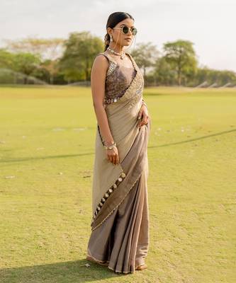 Silver tissue embroidered saree set 2