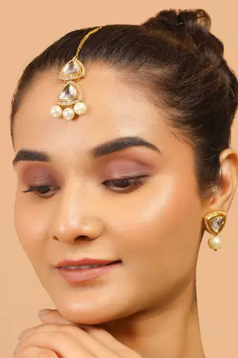 Handcrafted kundan polki earrings & maang tikka set