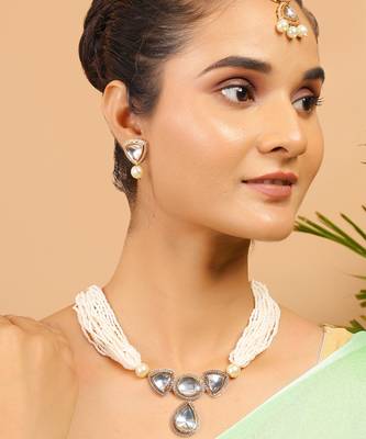 Pearl beaded kundan polki necklace with earrings & maang tikka 1