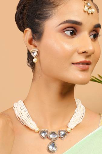 Pearl beaded kundan polki necklace with earrings & maang tikka