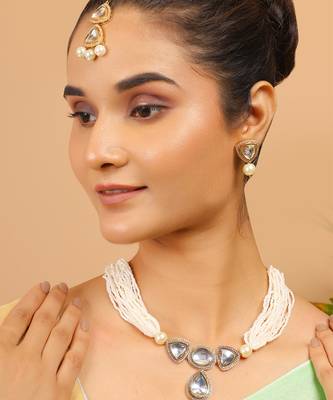 Pearl beaded kundan polki necklace with earrings & maang tikka 2