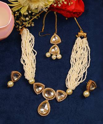 Pearl beaded kundan polki necklace with earrings & maang tikka 3