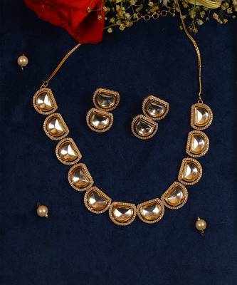 Gold toned  kundan polki necklace set 3