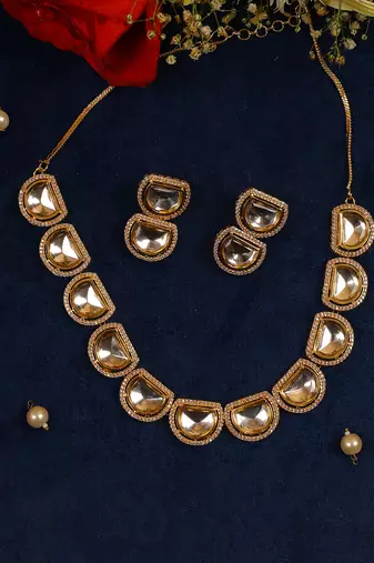 Gold toned  kundan polki necklace set