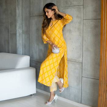 Women's Yellow Pure Muslin Heavy Digital Printed Kurta Pant Set 2