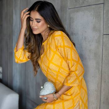 Women's Yellow Pure Muslin Heavy Digital Printed Kurta Pant Set 3
