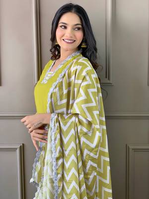 Lemon Women Embroidered Viscose Straight Kurta Pant Dupatta Set 5