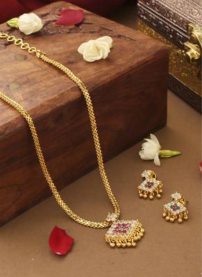 Gold Plated Necklace Set with Diamond-Shaped Earrings 1